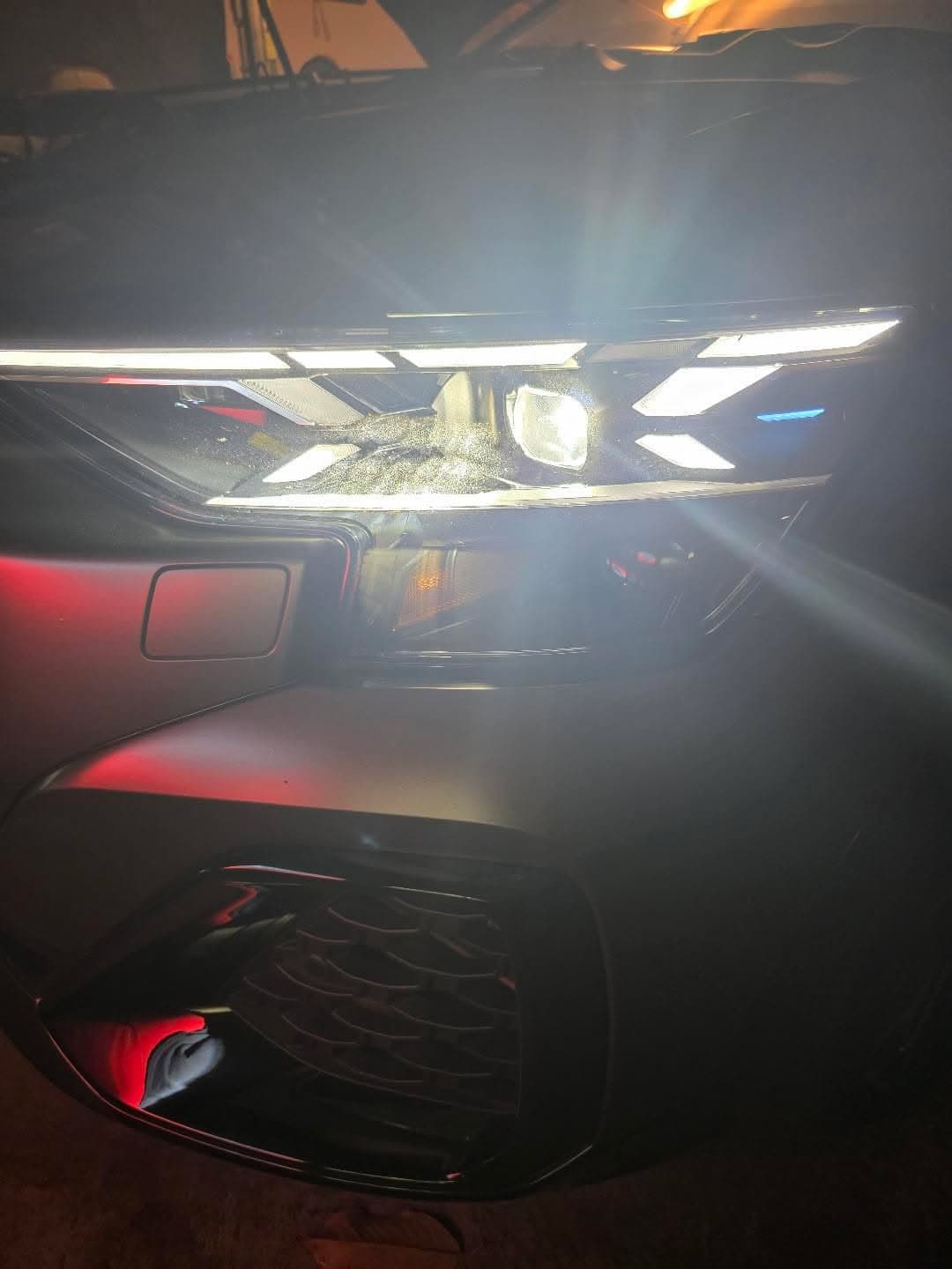 Audi SQ8 — Matrix & Blue Laser Activation